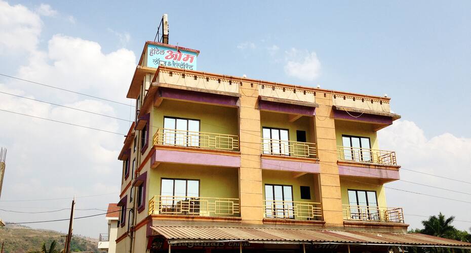 Hotel Om Lodging, Lonavala 1